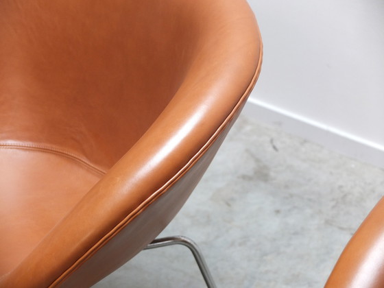 Image 1 of Early Pair Of 'Pot' Chairs By Arne Jacobsen For Fritz Hansen, 1959