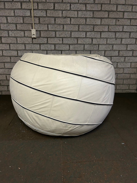 Image 1 of Leolux Adams Temptation beanbag