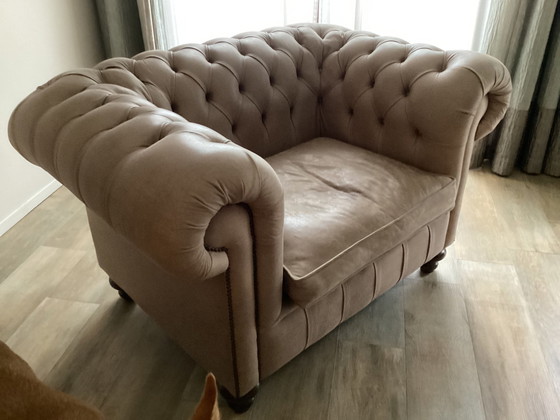 Image 1 of Chesterfield 1.5 Seater