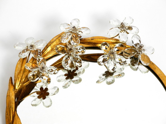 Image 1 of Hermoso conjunto de espejo de pared de hierro con diseño floral y estante a juego, chapado en oro, de Banci Firenze, Italia.