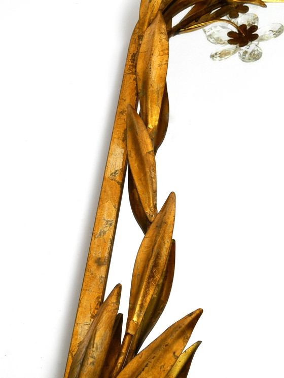 Image 1 of Hermoso conjunto de espejo de pared de hierro con diseño floral y estante a juego, chapado en oro, de Banci Firenze, Italia.