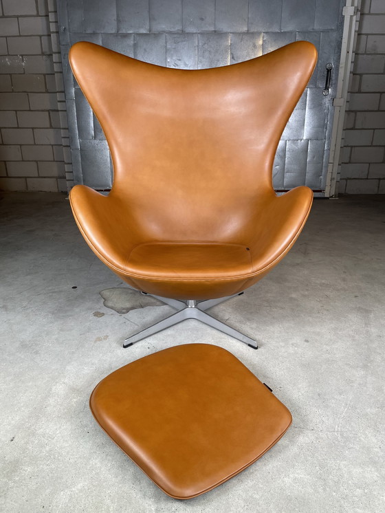 Image 1 of Fritz Hansen Egg chair by Arne Jacobsen