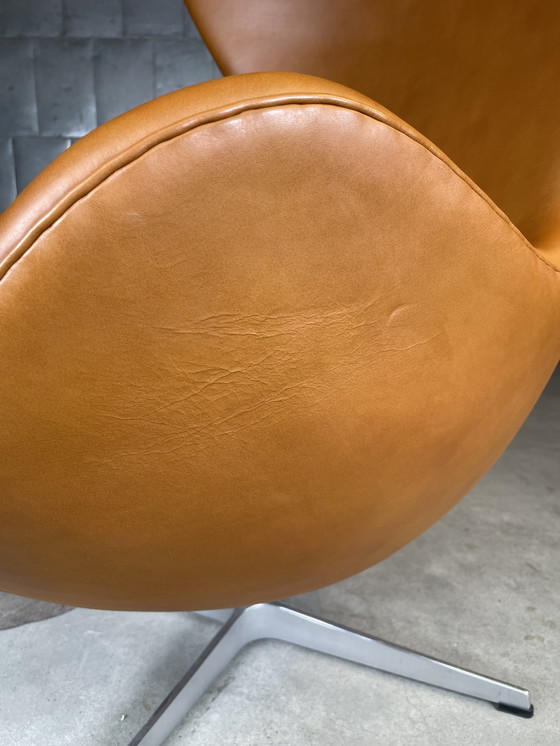 Image 1 of Fritz Hansen Egg chair by Arne Jacobsen