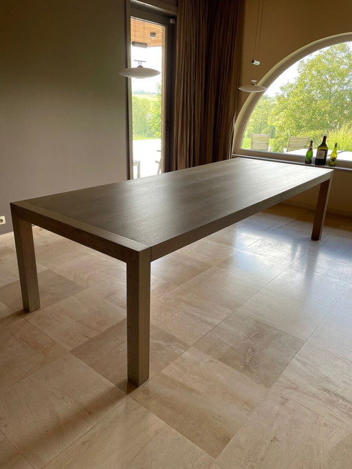 Design modern dining table