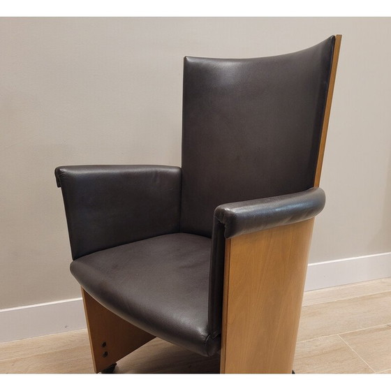 Image 1 of Pair of vintage "Incontro 5080" armchairs in wood and leather by Massimo and Lella Vignelli for Bernini