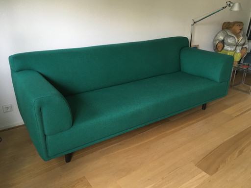 Eyye Dura 3-seater sofa + footstool with Ploeg wool