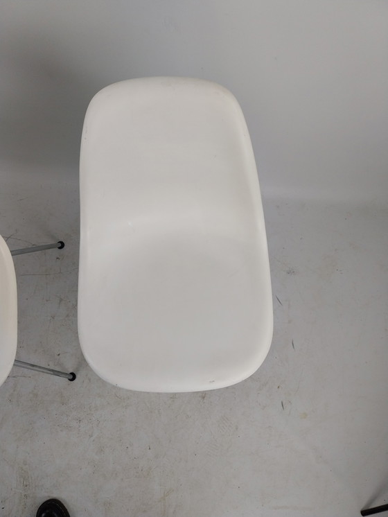 Image 1 of 2 x chaises vitra eames dsx en blanc. 1980's