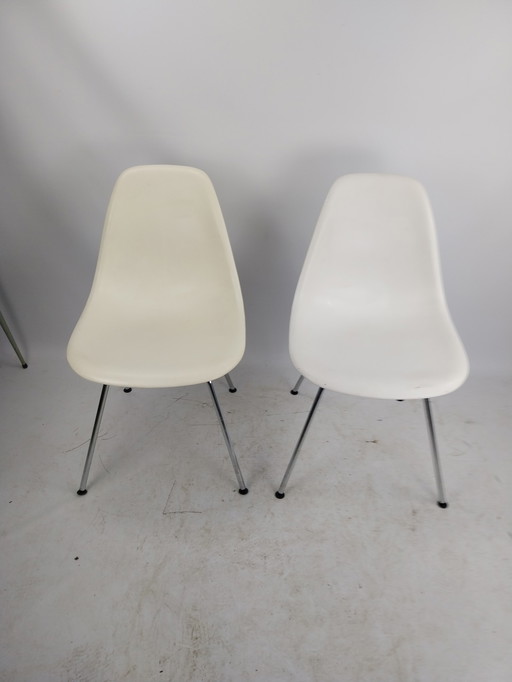 2 x chaises vitra eames dsx en blanc. 1980's