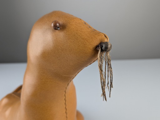 Scultura decorativa in pelle con sigillo, vintage anni '70