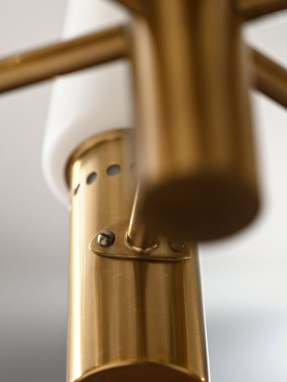 Image 1 of Lámpara de araña de latón y cristal de la década de 1950 de Hans-Agne Jakobsson