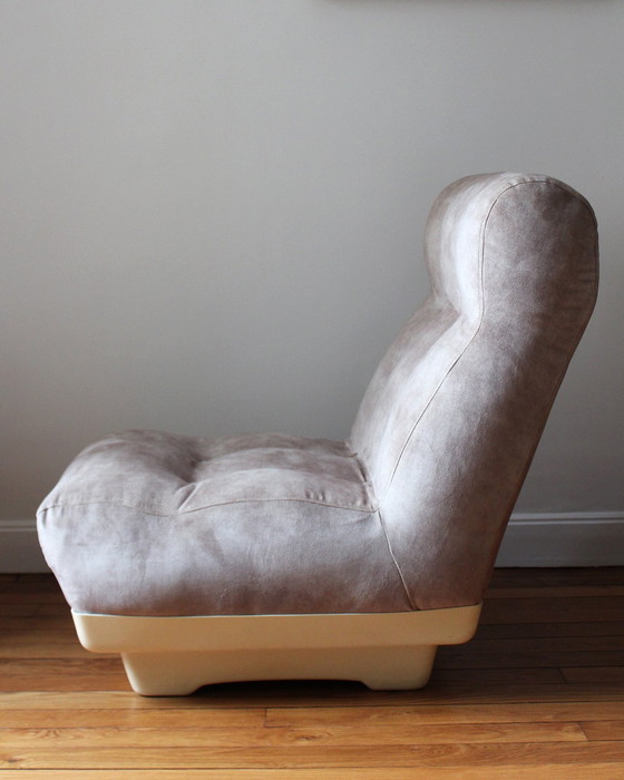 Image 1 of Space-Age 70S Fireside chair