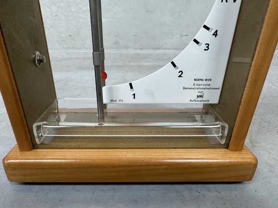 Image 1 of Instrument de mesure didactique - voltmètre statique