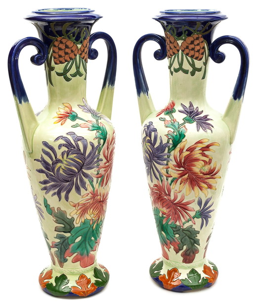 Pair of Longchamp Amphoras 1370