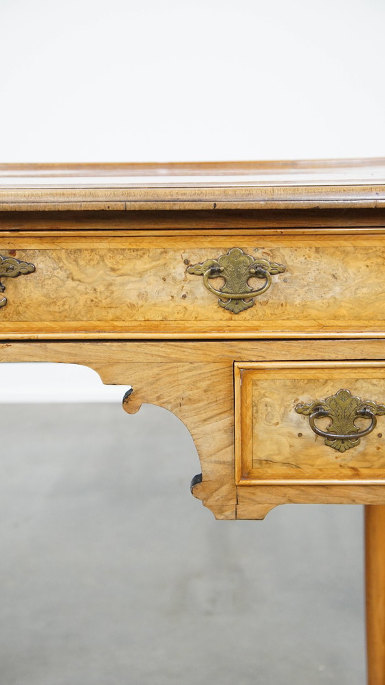 Image 1 of Tavolino da scrittura/tavolino laterale in legno di noce