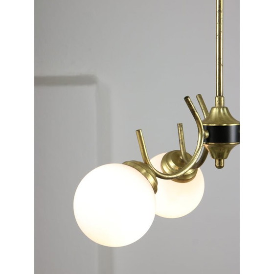 Image 1 of Lampadario italiano in ottone e vetro opalino di metà secolo
