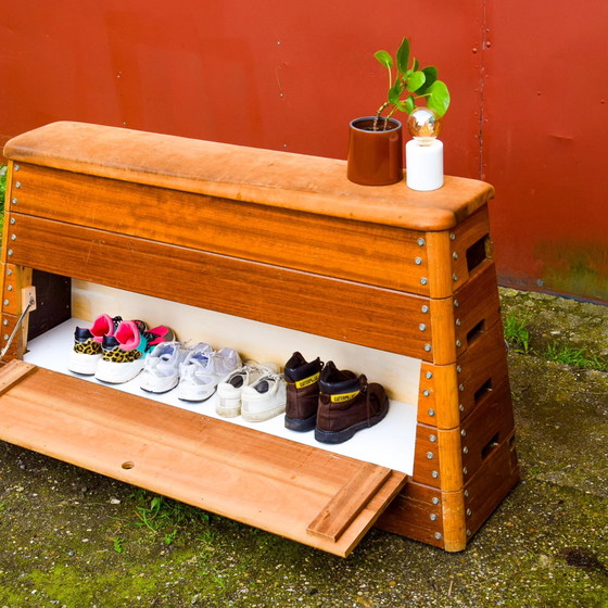 Image 1 of Mobiletto con zoccolo d'epoca