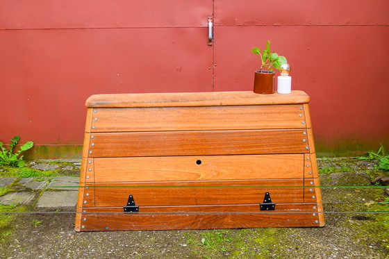 Image 1 of Armoire vintage à panneaux tournants