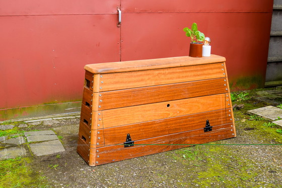 Image 1 of Armoire vintage à panneaux tournants