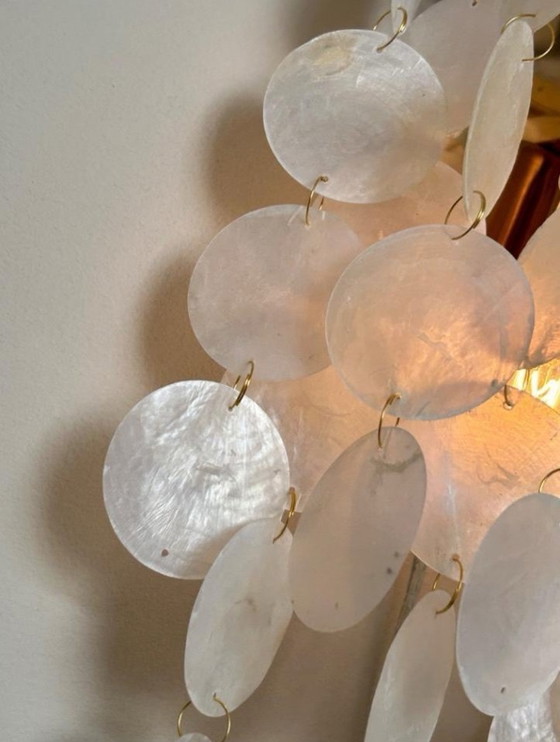 Image 1 of Juego de 2 lámparas de pared Capiz Shell con marco dorado