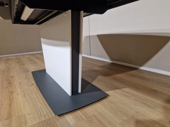 Image 1 of Bo Concept Milano - Dining table - Extendable - New condition