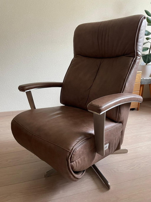 Prominent Recliner (Electrically Adjustable)