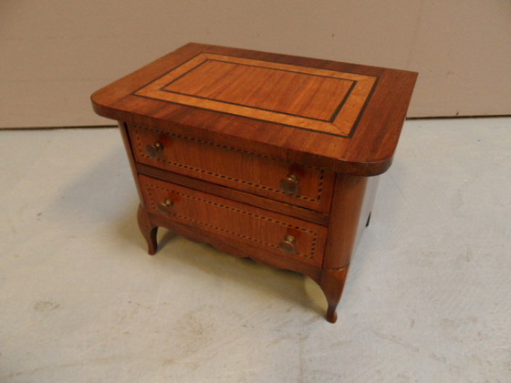 Image 1 of Armoire à bijoux vintage