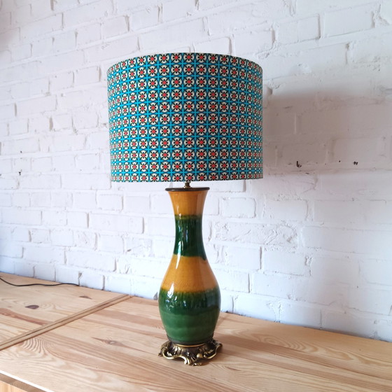 Image 1 of Lampe de table unique en céramique vintage colorée avec abat-jour neuf fait à la main avec imprimé rétro scandinave