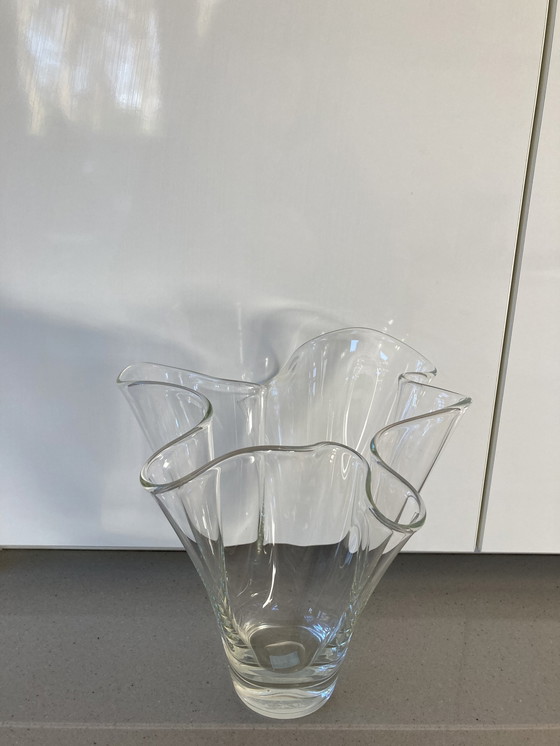 Image 1 of Range vase Handkerchief vase