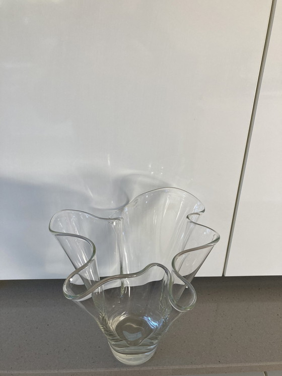 Image 1 of Range vase Handkerchief vase