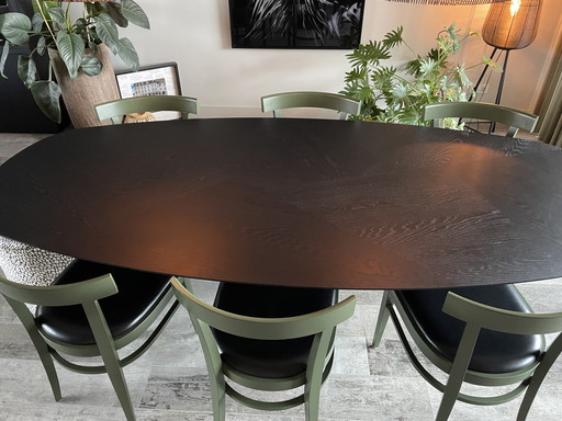 Mobitec Eclipse Dining Table