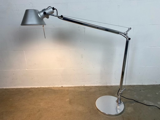 Artemide Tavolo desk lamp LED design Michelle De Lucchi