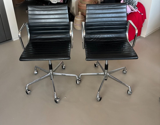 Image 1 of 2x Vitra EA117 Chairs