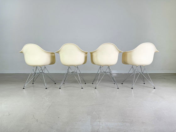 Image 1 of Set of 4 Vitra Chairs Charles & Ray Eames Plastic Armchair Dar Re