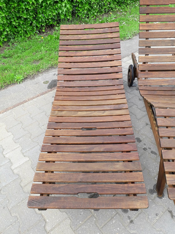 Image 1 of 2 chaises longues Gloster en teck, mobiles