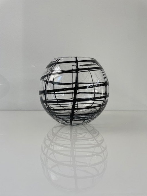 LSA International Design Vase With Black Threads Pattern