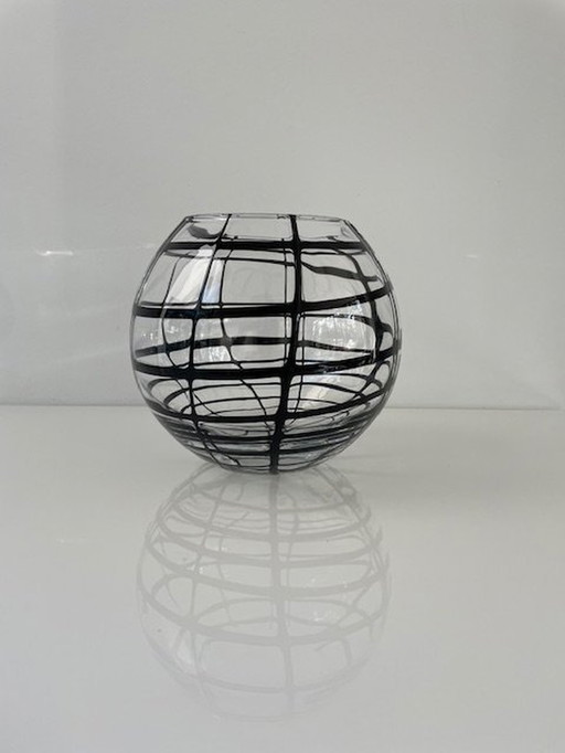 LSA International Design Vase With Black Threads Pattern