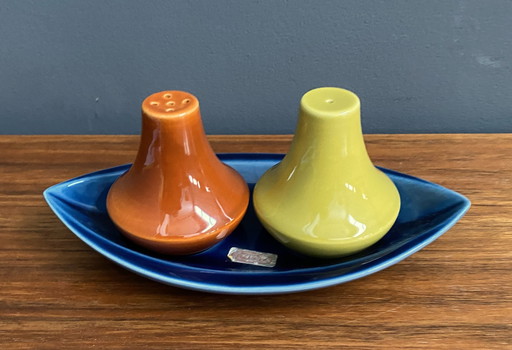 Salt  And Peper Shaker By Zenith Gouda Model 1668 Ceramics 1960S