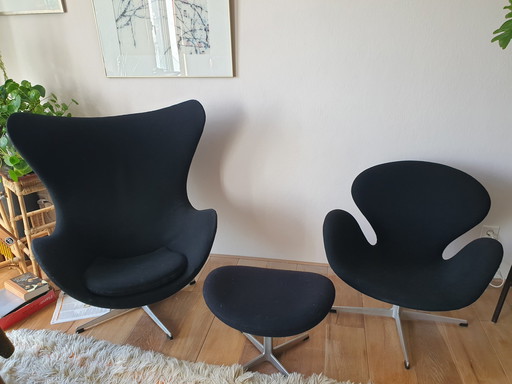 Fritz Hansen Egg And Swan Chair With Footstool