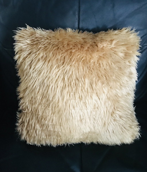 Moumoute cushion