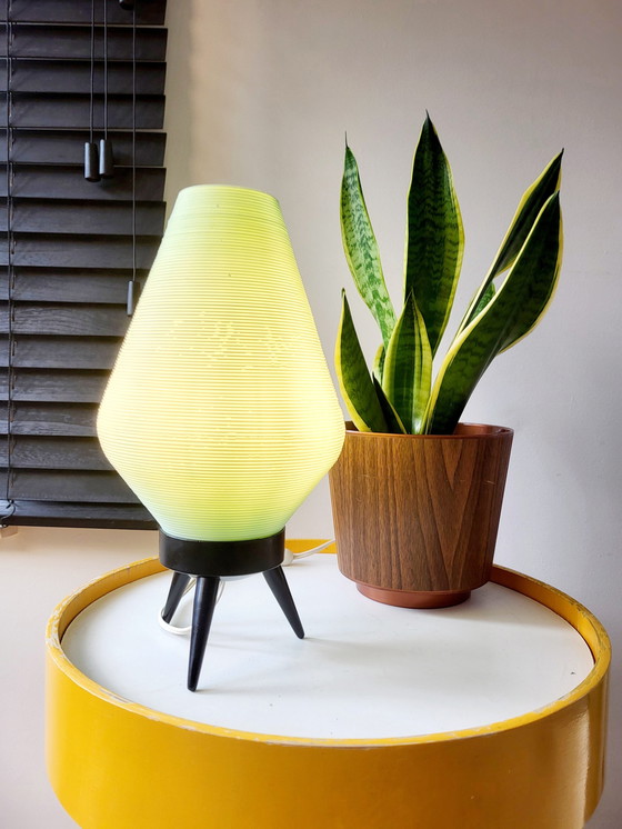 Image 1 of Lampada vintage a forma di alveare, Hong Kong, anni '60, plastica, treppiede