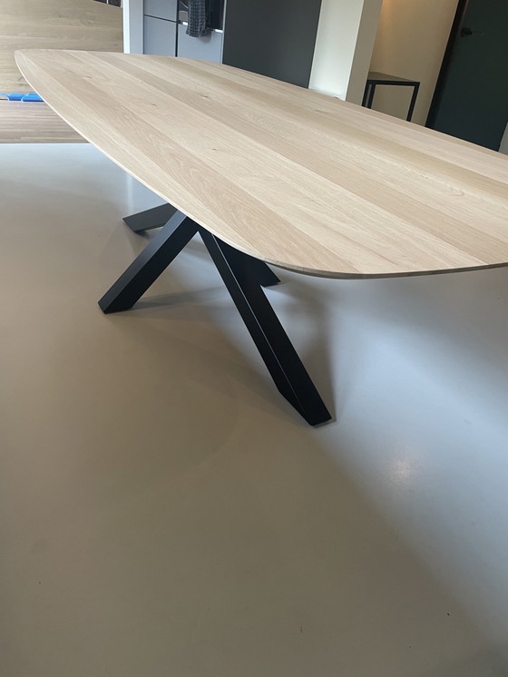 Image 1 of Melchior dining table oval