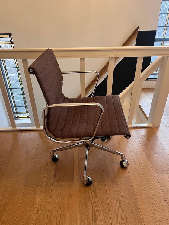 Image 1 of Vitra Orginal James Alu Chair