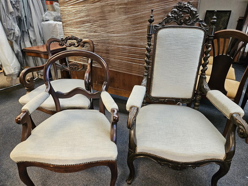 3x Classic Chairs With 2 Cushions