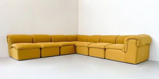 Mid-Century Modern Italian Sofa, Wood And White Boucle Fabric, 1970S