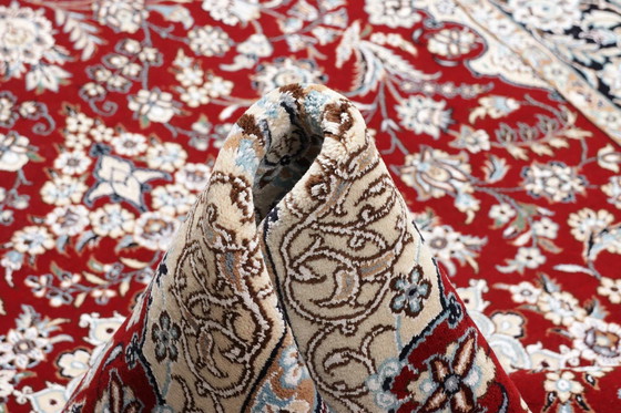 Image 1 of Elegant Persian Carpet Hand-knotted Nain 9 Lah- Size. 248 X 146 Cm -No.401593-01