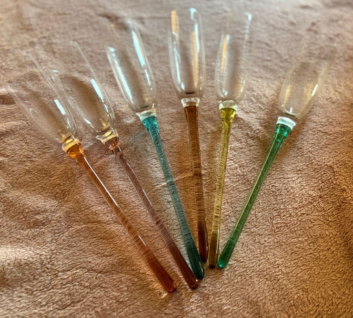 Copas de champán de colores