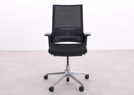 Image 1 of Ahrend 2020 Extra Verta office chair