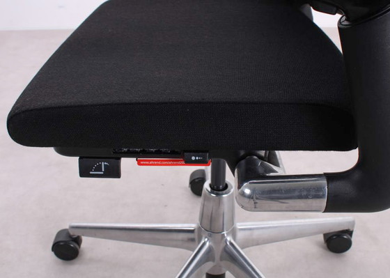 Image 1 of Ahrend 2020 Extra Verta office chair