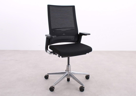 Image 1 of Ahrend 2020 Extra Verta office chair