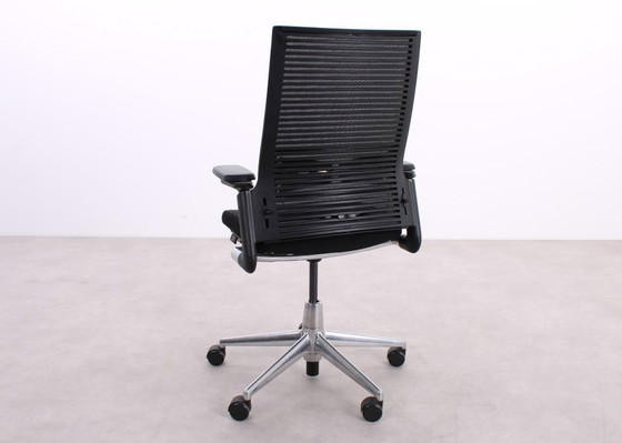 Image 1 of Ahrend 2020 Extra Verta office chair